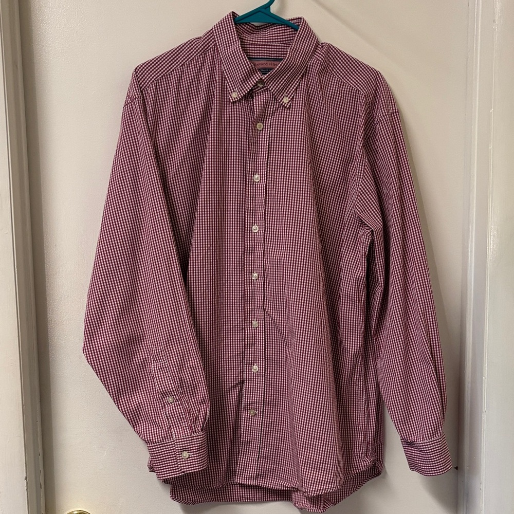 Vineyard Vines Mens long sleeved button down shirt